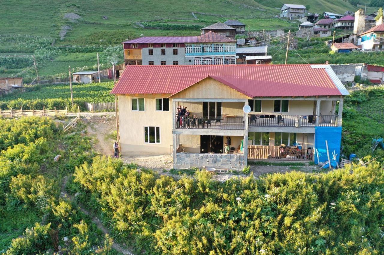 Guest House Caucasioni Adishi Exteriör bild
