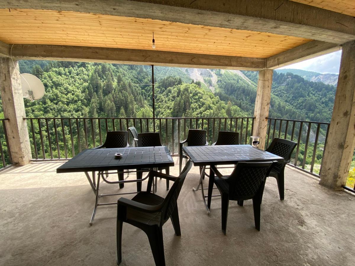 Guest House Caucasioni Adishi Exteriör bild
