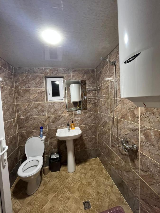 Guest House Caucasioni Adishi Exteriör bild