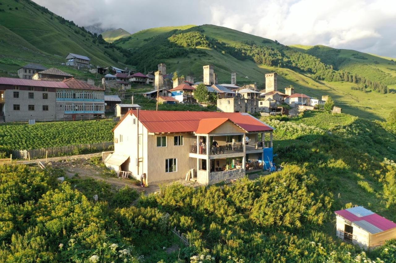 Guest House Caucasioni Adishi Exteriör bild